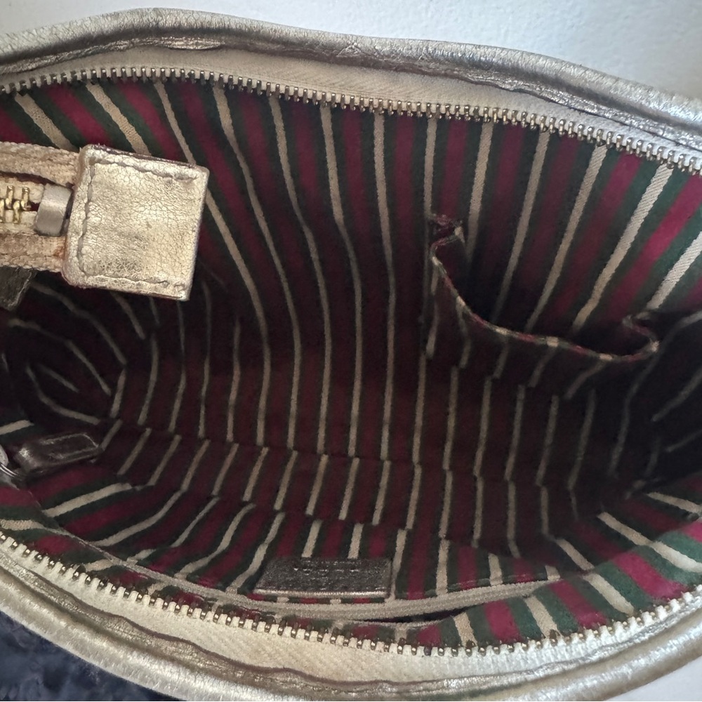 Vintage Gucci Abbey GG Metallic Gold Leather and Beige Shoulder Bag - Picture 13 of 16